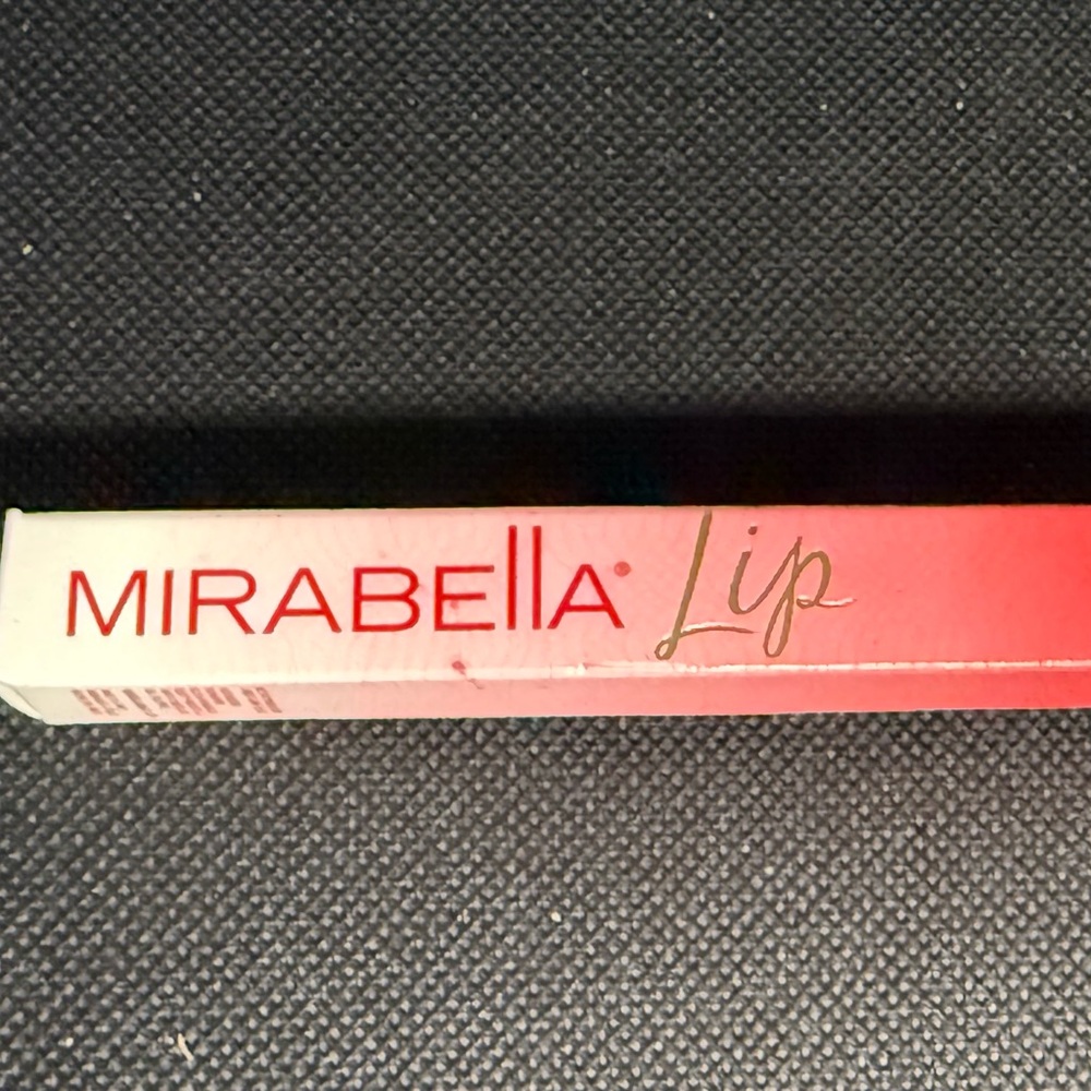 Brand New In Box Mirabella Line and Define Retractable Lip Definer (Smart)